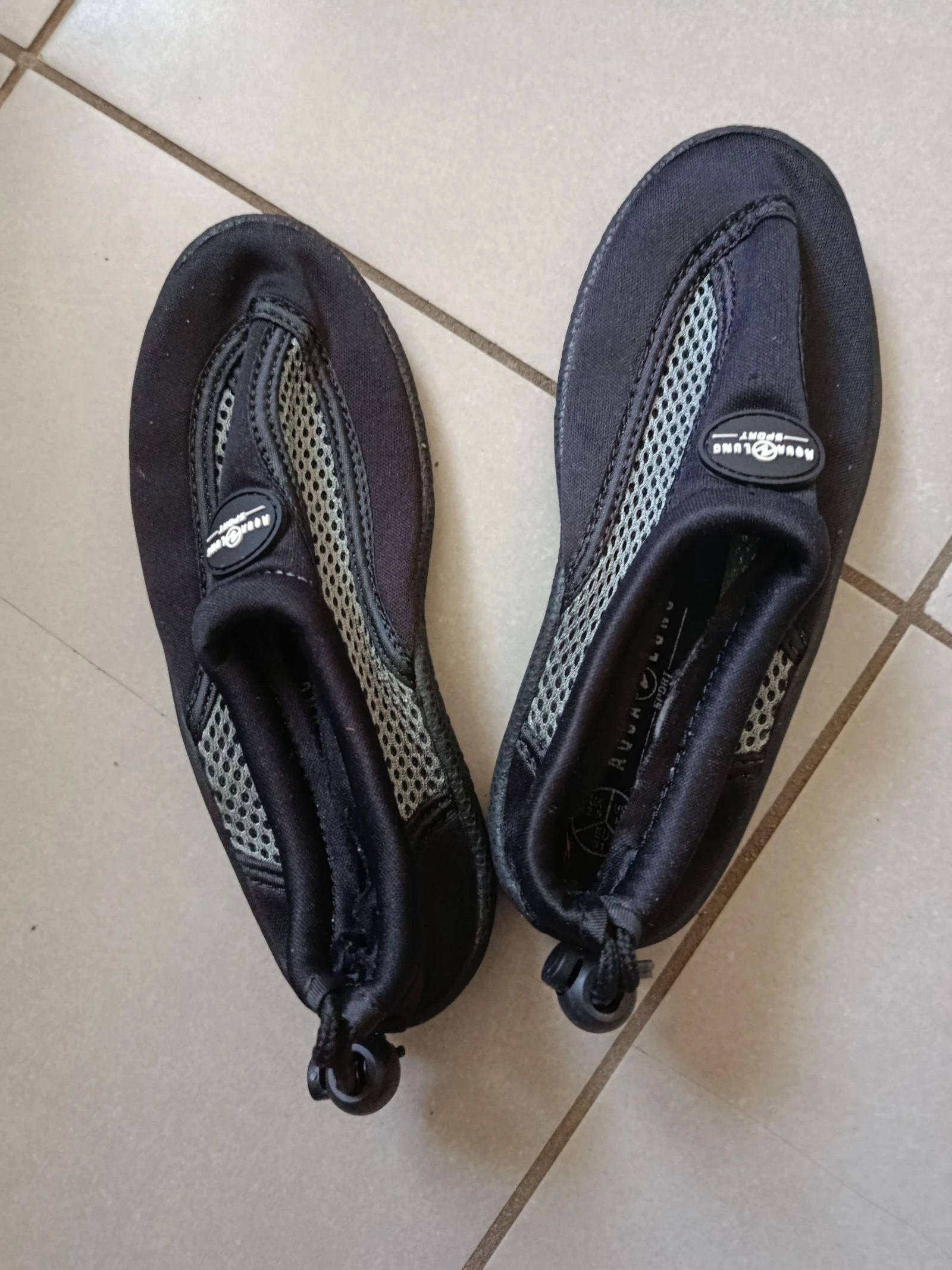 Chaussures pour aller dans l'eau taille 31 